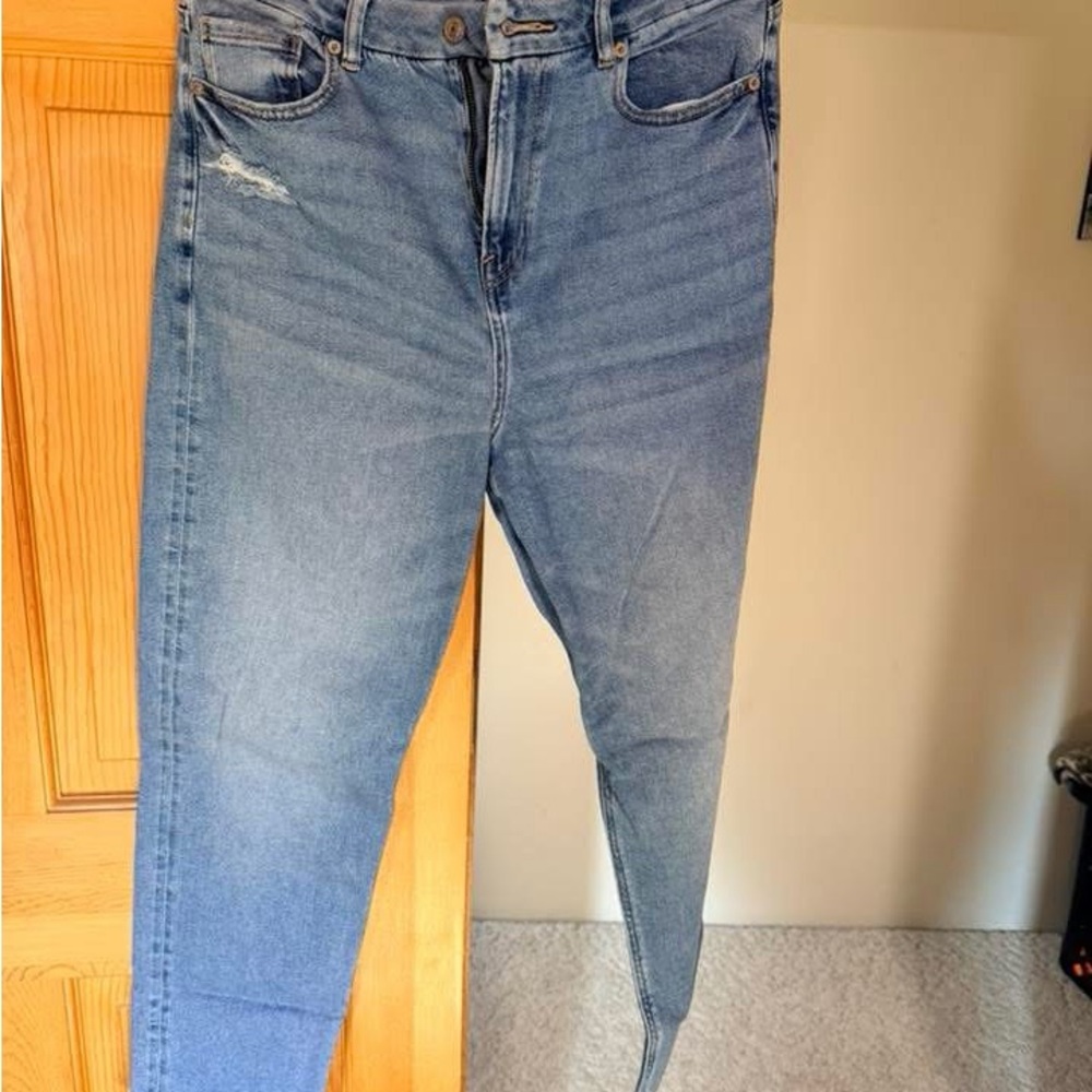 American Eagle Outfitters Light Blue Skinny Jeans
